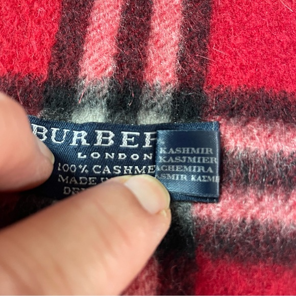 Burberry Runway Check Plaid 100% Cashmere Unisex Fringed Scarf Currant Red - Picture 6 of 7